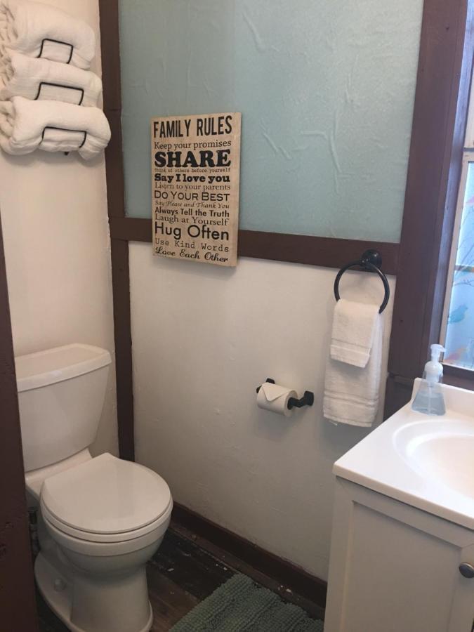 Acorn Hideaways Canton Sweet Tweet Guesthouse King Bed المظهر الخارجي الصورة