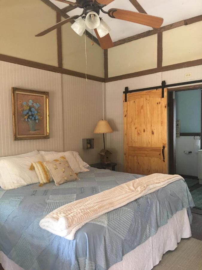 Acorn Hideaways Canton Sweet Tweet Guesthouse King Bed المظهر الخارجي الصورة